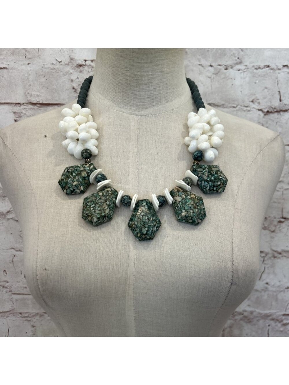Tropical Boho Coastal Vacation Green White Shell Bold Chunky Statement Necklace